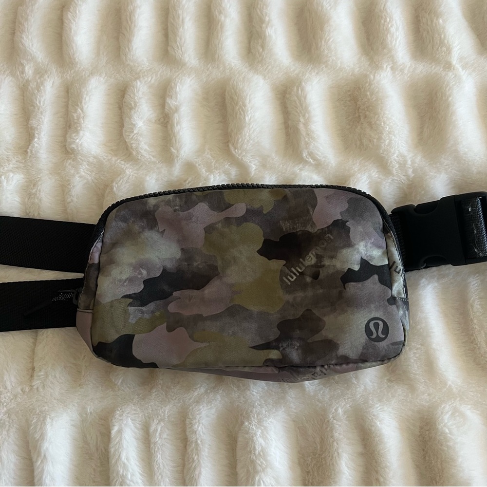 Lululemon Fanny pack